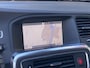 Volvo V60 1.6 T3 R-Design / Automaat / NL-Auto / Dealer-Onderhouden / Cruise-Control / Climate-Control / Trekhaak / Radio-Bluetooth / Navi / Armsteun V+A / PDC V+A / 16'' LMV / All-Season / ENZ.
