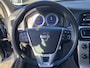 Volvo V60 1.6 T3 R-Design / Automaat / NL-Auto / Dealer-Onderhouden / Cruise-Control / Climate-Control / Trekhaak / Radio-Bluetooth / Navi / Armsteun V+A / PDC V+A / 16'' LMV / All-Season / ENZ.