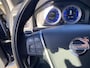 Volvo V60 1.6 T3 R-Design / Automaat / NL-Auto / Dealer-Onderhouden / Cruise-Control / Climate-Control / Trekhaak / Radio-Bluetooth / Navi / Armsteun V+A / PDC V+A / 16'' LMV / All-Season / ENZ.