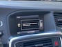 Volvo V60 1.6 T3 R-Design / Automaat / NL-Auto / Dealer-Onderhouden / Cruise-Control / Climate-Control / Trekhaak / Radio-Bluetooth / Navi / Armsteun V+A / PDC V+A / 16'' LMV / All-Season / ENZ.