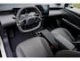 Lynk & Co 02 More 66 kWh | Lane Assists | Electrische Stoelen | 100 % electrisch | Panoramisch schuifdak | rustmodus | Elektrisch bediende achterklep | Middendisplay - 15,4 inch |