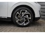 Lynk & Co 02 More 66 kWh | Lane Assists | Electrische Stoelen | 100 % electrisch | Panoramisch schuifdak | rustmodus | Elektrisch bediende achterklep | Middendisplay - 15,4 inch |