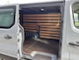 Renault Trafic 2.0 - 145PK dCi T27 L1H1 Comfort Automaat | BPM VRIJ | Camera | Airco | Cruise Control | Armsteun | Navi | Licht & Regen Sensor | MTX Vloerplaat | Lat om Lat | Elektrische Ramen & Spiegels |