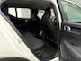 Volvo XC40 2.0 B3 Essential | Facelift | Trekhaak | Achteruitrijcamera | Cruise Control | Navigatie | Parkeersensoren voor + achter | Apple Carplay / Android Auto | Climate control | LED koplampen |