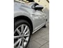 Volkswagen Golf 1.2 TSI Lounge - Automaat I Panorama dak I Navigatie I PDC I Bi-Xenon I Sport velgen I Dealer onderhouden