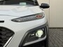 Hyundai Kona 1.0T Premium / NL auto / Dealeronderhouden / 18" LM net All Season / Lederen Bekleding / Stoel verwarming en verkoeling / Led Koplampen / Navigatie / Cruise Control /