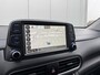 Hyundai Kona 1.0T Premium / NL auto / Dealeronderhouden / 18" LM net All Season / Lederen Bekleding / Stoel verwarming en verkoeling / Led Koplampen / Navigatie / Cruise Control /
