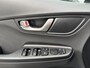 Hyundai Kona 1.0T Premium / NL auto / Dealeronderhouden / 18" LM net All Season / Lederen Bekleding / Stoel verwarming en verkoeling / Led Koplampen / Navigatie / Cruise Control /
