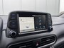 Hyundai Kona 1.0T Premium / NL auto / Dealeronderhouden / 18" LM net All Season / Lederen Bekleding / Stoel verwarming en verkoeling / Led Koplampen / Navigatie / Cruise Control /