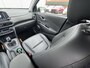Hyundai Kona 1.0T Premium / NL auto / Dealeronderhouden / 18" LM net All Season / Lederen Bekleding / Stoel verwarming en verkoeling / Led Koplampen / Navigatie / Cruise Control /