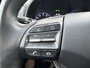 Hyundai Kona 1.0T Premium / NL auto / Dealeronderhouden / 18" LM net All Season / Lederen Bekleding / Stoel verwarming en verkoeling / Led Koplampen / Navigatie / Cruise Control /