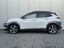 Hyundai Kona 1.0T Premium / NL auto / Dealeronderhouden / 18" LM net All Season / Lederen Bekleding / Stoel verwarming en verkoeling / Led Koplampen / Navigatie / Cruise Control /