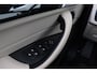 BMW X1 SDrive18i High Executive | Trekhaak | Org NL | Head-Up | Camera | Stoelverwarming | Sportstoelen | LED | 77.000 KM! |