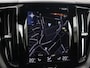 Volvo XC60 2.0 Recharge T8 AWD R-Design | Panoramadak | Trekhaak | Adaptive cruise | Stoelverwarming | Carplay | Harman/Kardon | Navigatie | Memory | Sportstoelen | Achterbankverwarming | PHEV | Plug In