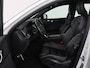 Volvo XC60 2.0 Recharge T8 AWD R-Design | Panoramadak | Trekhaak | Adaptive cruise | Stoelverwarming | Carplay | Harman/Kardon | Navigatie | Memory | Sportstoelen | Achterbankverwarming | PHEV | Plug In