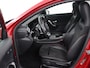 Mercedes-Benz A-klasse 250e AMG | Panoramadak | 360 Camera | Burmester | Stoelverwarming | Adaptive cruise | Carplay | Sfeerverlichting | 19'' | Navigatie | Widescreen | Leder/Alcantara | PHEV | Plug In