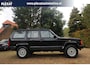 Jeep Cherokee 4.0i Limited Aut. | Youngtimer | Luxe Uitvoering | Luxe Leder | Dak dragers | Elektrische ramen | Trekhaak | Airco |
