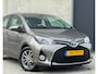 Toyota Yaris 1.3 VVT-i 5DR 2016 Grijs CAMERA|NAP|TREKHAAK