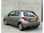 Toyota Yaris 1.3 VVT-i 5DR 2016 Grijs CAMERA|NAP|TREKHAAK