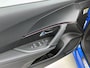 Peugeot e-2008 SUV EV GT 54 kWh 156pk | 406km WLTP Actieradius | Navigatie | Schuif-/kanteldak | Camera v+a | Climate Control | Full Led koplampen | Parkeersensoren v+a | Keyless | Adaptieve Cruise Control | Dodehoeksensor | DAB+ radio | Half lederen sportstoelen | Draadloze Apple Carplay / Android Auto | Donker getint glas | 17" lichtmetalen velgen |