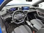 Peugeot e-2008 SUV EV GT 54 kWh 156pk | 406km WLTP Actieradius | Navigatie | Schuif-/kanteldak | Camera v+a | Climate Control | Full Led koplampen | Parkeersensoren v+a | Keyless | Adaptieve Cruise Control | Dodehoeksensor | DAB+ radio | Half lederen sportstoelen | Draadloze Apple Carplay / Android Auto | Donker getint glas | 17" lichtmetalen velgen |