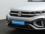 Volkswagen T-Roc 1.5 TSI 150 pk DSG R-Line | Trekhaak | Achteruitrijcamera | Navigatie | Stoelverwarming