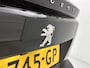 Peugeot e-2008 SUV EV Allure Pack 50 kWh 136pk | Navigatie | Achteruitrijcamera | 3D Cockpit | Climate Control | Cruise Control | Parkeersensoren | Keyless start | Bluetooth | Apple CarPlay / Android Auto | DAB+ radio | Elektrisch inklapbare spiegels | Donker getint glas | 17" lichtmetalen velgen |