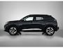 Peugeot e-2008 SUV EV Allure Pack 50 kWh 136pk | Navigatie | Achteruitrijcamera | 3D Cockpit | Climate Control | Cruise Control | Parkeersensoren | Keyless start | Bluetooth | Apple CarPlay / Android Auto | DAB+ radio | Elektrisch inklapbare spiegels | Donker getint glas | 17" lichtmetalen velgen |