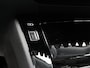 Peugeot e-2008 SUV EV Allure Pack 50 kWh 136pk | Navigatie | Achteruitrijcamera | 3D Cockpit | Climate Control | Cruise Control | Parkeersensoren | Keyless start | Bluetooth | Apple CarPlay / Android Auto | DAB+ radio | Elektrisch inklapbare spiegels | Donker getint glas | 17" lichtmetalen velgen |