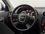 Audi A3 Sportback 1.8 TFSI Attraction Pro Line Airco, Cruise control, Radio, Lichtmetalen velgen, Gebruiksspore!!! Bij de verkoop van gebruikte voertuigen door CD-Cars wordt geen standaard garantie verstrekt. De koper aanvaardt het voertuig in de staat waarin het zich bevindt op het moment van aankoop