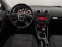 Audi A3 Sportback 1.8 TFSI Attraction Pro Line Airco, Cruise control, Radio, Lichtmetalen velgen, Gebruiksspore!!! Bij de verkoop van gebruikte voertuigen door CD-Cars wordt geen standaard garantie verstrekt. De koper aanvaardt het voertuig in de staat waarin het zich bevindt op het moment van aankoop