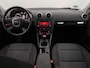 Audi A3 Sportback 1.8 TFSI Attraction Pro Line Airco, Cruise control, Radio, Lichtmetalen velgen, Gebruiksspore!!! Bij de verkoop van gebruikte voertuigen door CD-Cars wordt geen standaard garantie verstrekt. De koper aanvaardt het voertuig in de staat waarin het zich bevindt op het moment van aankoop