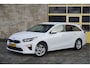 Kia Ceed Sportswagon 1.0 T-GDi DynamicPlusLine BJ2020 Lmv 16" | Led | Pdc | Navi | Keyless entry | Afneembare trekhaak | Achteruitrijcamera | Climate control | Cruise control | Verwarmde voorstoelen | Verwarmd stuurwiel | Extra getint glas