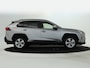 Toyota RAV4 2.5 Hybrid AWD Active | 1650KG | Lederen bekleding | Winterpakket | Parkeersensor voor en achter |