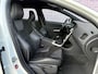 Volvo V60 2.0 T3 R-Design | Trekhaak | Standkachel | Bi-Xenon | Stoel verwarming | Navigatie | PDC | Volvo On Call |