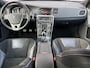 Volvo V60 2.0 T3 R-Design | Trekhaak | Standkachel | Bi-Xenon | Stoel verwarming | Navigatie | PDC | Volvo On Call |