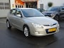 Hyundai i30 1.6i Dynamic Business Automatische airco, licht metalen velgen, afneembare trekhaak, cruise controle, enz.