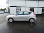 Hyundai i30 1.6i Dynamic Business Automatische airco, licht metalen velgen, afneembare trekhaak, cruise controle, enz.