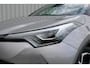 Toyota C-HR 1.8 Hybrid Bi-Tone Plus | Incl. 12 maanden garantie | Adaptieve cruise control | Stoel/stuurverwarming | Climate control | Parkeercamera | Parkeersensoren | DAB | Navigatie | JBL audio |