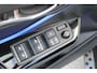 Toyota C-HR 1.8 Hybrid Bi-Tone Plus | Incl. 12 maanden garantie | Adaptieve cruise control | Stoel/stuurverwarming | Climate control | Parkeercamera | Parkeersensoren | DAB | Navigatie | JBL audio |