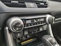 Toyota RAV4 2.5 Hybrid AWD Bi-Tone TREKHAAK 1650KG TREKGEWICHT PDC STUUR EN STOELVERWARMING