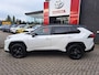 Toyota RAV4 2.5 Hybrid AWD Bi-Tone TREKHAAK 1650KG TREKGEWICHT PDC STUUR EN STOELVERWARMING
