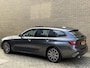BMW 3-Serie 330e M-pakket | Panoramadak | Leder | Sportstoelen | Live cockpit | Wegklapbare trekhaak | Navigatie | Apple CarPlay | Rijstrooksensor | Climate control | 18 inch LMV | LED | DAB | PDC voor+achter | Camera | Volledig onderhouden