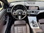 BMW 3-Serie 330e M-pakket | Panoramadak | Leder | Sportstoelen | Live cockpit | Wegklapbare trekhaak | Navigatie | Apple CarPlay | Rijstrooksensor | Climate control | 18 inch LMV | LED | DAB | PDC voor+achter | Camera | Volledig onderhouden