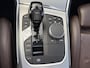 BMW 3-Serie 330e M-pakket | Panoramadak | Leder | Sportstoelen | Live cockpit | Wegklapbare trekhaak | Navigatie | Apple CarPlay | Rijstrooksensor | Climate control | 18 inch LMV | LED | DAB | PDC voor+achter | Camera | Volledig onderhouden