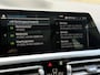 BMW 3-Serie 330e M-pakket | Panoramadak | Leder | Sportstoelen | Live cockpit | Wegklapbare trekhaak | Navigatie | Apple CarPlay | Rijstrooksensor | Climate control | 18 inch LMV | LED | DAB | PDC voor+achter | Camera | Volledig onderhouden