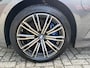 BMW 3-Serie 330e M-pakket | Panoramadak | Leder | Sportstoelen | Live cockpit | Wegklapbare trekhaak | Navigatie | Apple CarPlay | Rijstrooksensor | Climate control | 18 inch LMV | LED | DAB | PDC voor+achter | Camera | Volledig onderhouden