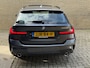 BMW 3-Serie 330e M-pakket | Panoramadak | Leder | Sportstoelen | Live cockpit | Wegklapbare trekhaak | Navigatie | Apple CarPlay | Rijstrooksensor | Climate control | 18 inch LMV | LED | DAB | PDC voor+achter | Camera | Volledig onderhouden