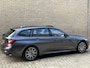 BMW 3-Serie 330e M-pakket | Panoramadak | Leder | Sportstoelen | Live cockpit | Wegklapbare trekhaak | Navigatie | Apple CarPlay | Rijstrooksensor | Climate control | 18 inch LMV | LED | DAB | PDC voor+achter | Camera | Volledig onderhouden