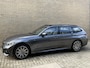 BMW 3-Serie 330e M-pakket | Panoramadak | Leder | Sportstoelen | Live cockpit | Wegklapbare trekhaak | Navigatie | Apple CarPlay | Rijstrooksensor | Climate control | 18 inch LMV | LED | DAB | PDC voor+achter | Camera | Volledig onderhouden